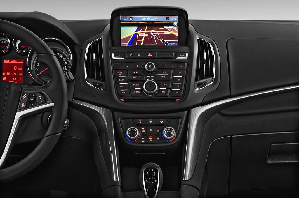 Opel Zafira Tourer (Baujahr 2013) INNOVATION 5 Türen Mittelkonsole
