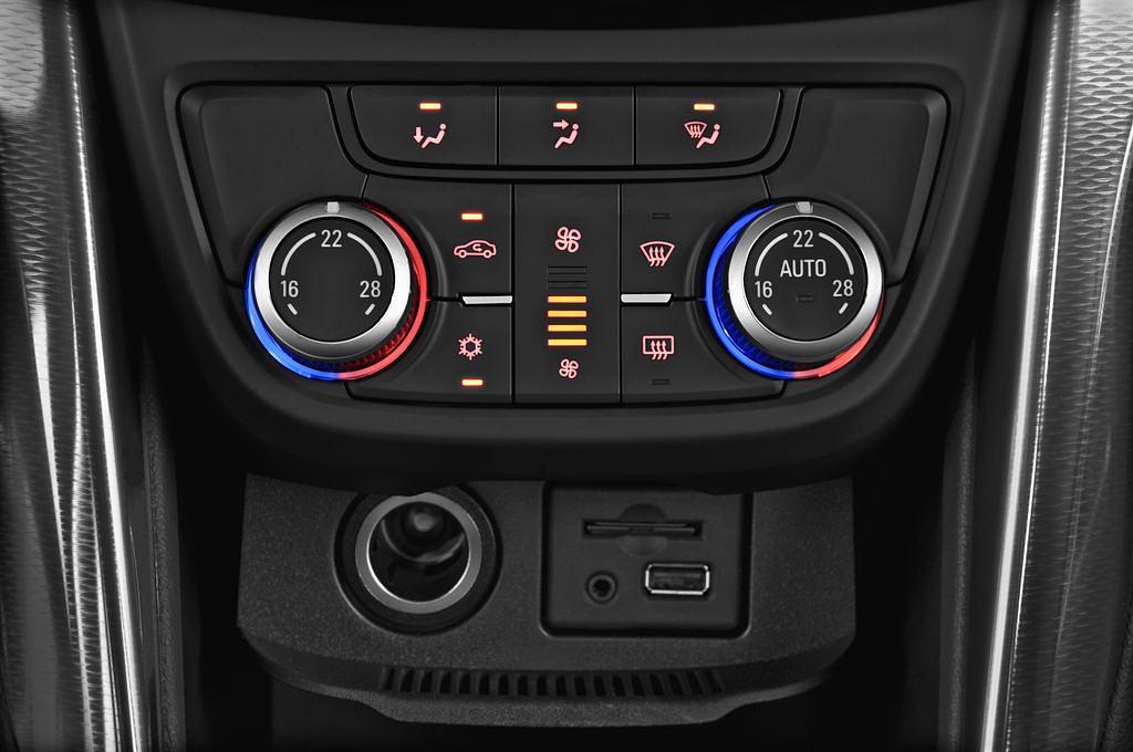 Opel Zafira Tourer (Baujahr 2013) INNOVATION 5 Türen Temperatur und Klimaanlage