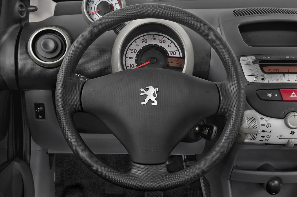 Peugeot 107 (Baujahr 2010) Filou 3 Türen Lenkrad