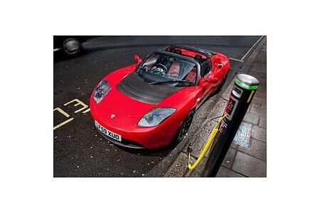 Tesla in der Classic Remise Düsseldorf: Letzte Tesla müssen raus