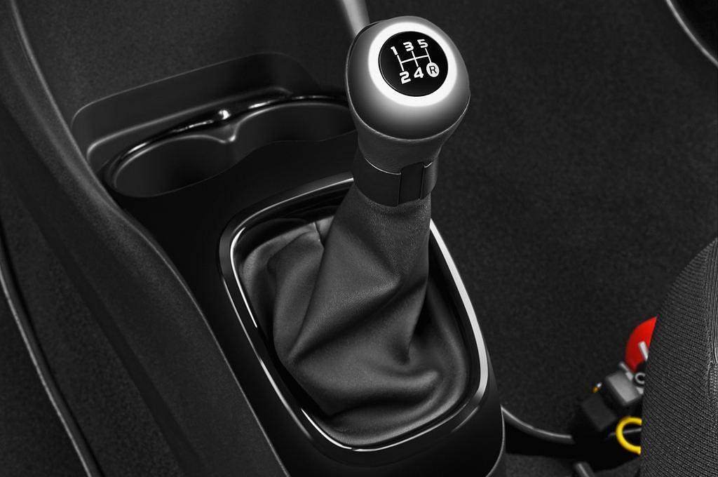 Peugeot 108 (Baujahr 2015) Allure 5 Türen Schalthebel
