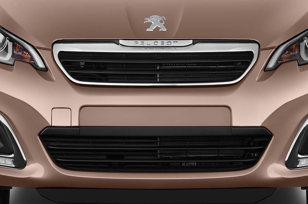 Peugeot 108 (Baujahr 2015) Allure 5 Türen Kühlergrill und Scheinwerfer