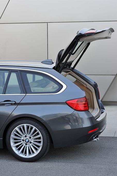 BMW 320i Touring
