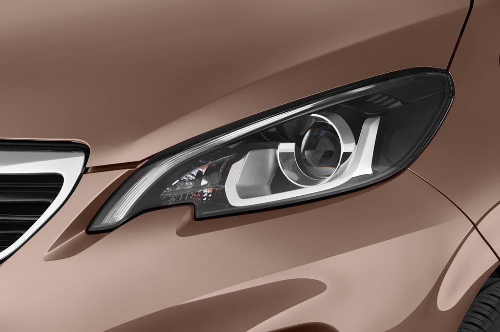 Peugeot 108 (Baujahr 2015) Allure 5 Türen Scheinwerfer