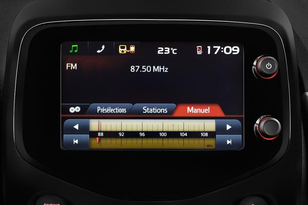 Peugeot 108 (Baujahr 2016) Top! Allure 5 Türen Radio und Infotainmentsystem
