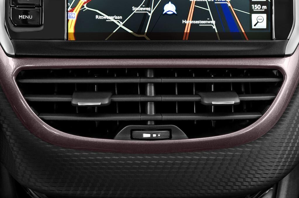 Peugeot 2008 (Baujahr 2013) Active 5 Türen Lüftung