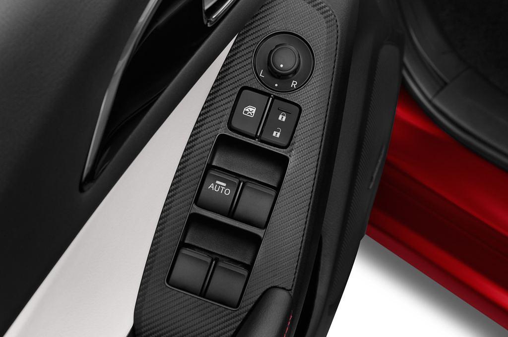 Mazda Mazda3 (Baujahr 2013) Sports-Line 5 Türen Bedienungselemente Tür