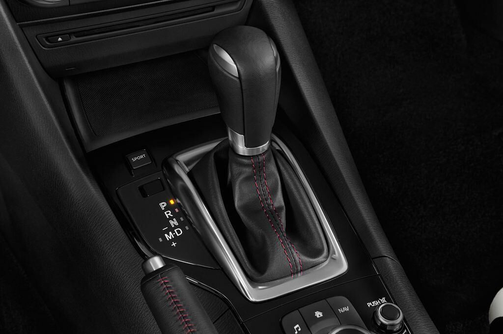 Mazda Mazda3 (Baujahr 2013) Sports-Line 5 Türen Schalthebel