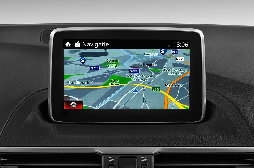 Mazda Mazda3 (Baujahr 2014) Center-Line 5 Türen Radio und Infotainmentsystem