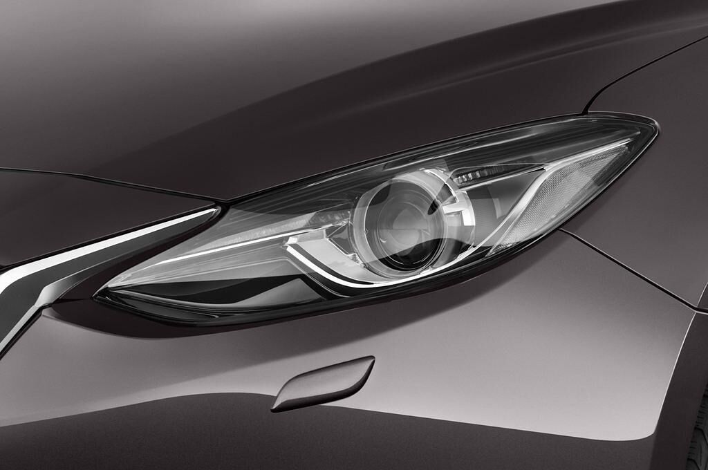 Mazda Mazda3 (Baujahr 2014) Center-Line 5 Türen Scheinwerfer