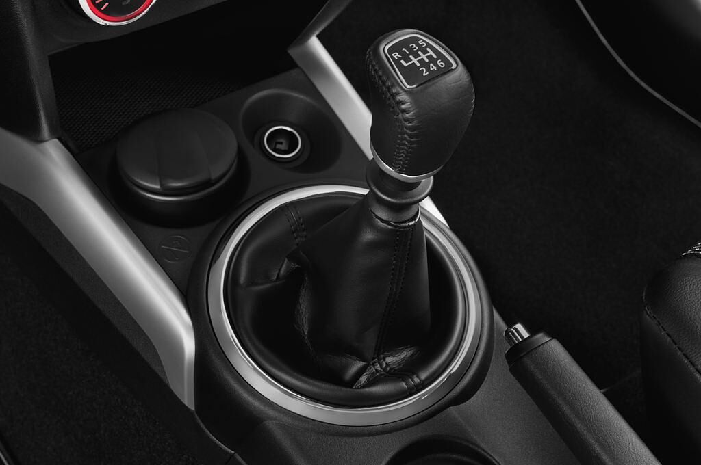 Peugeot 4008 (Baujahr 2012) Allure 5 Türen Schalthebel