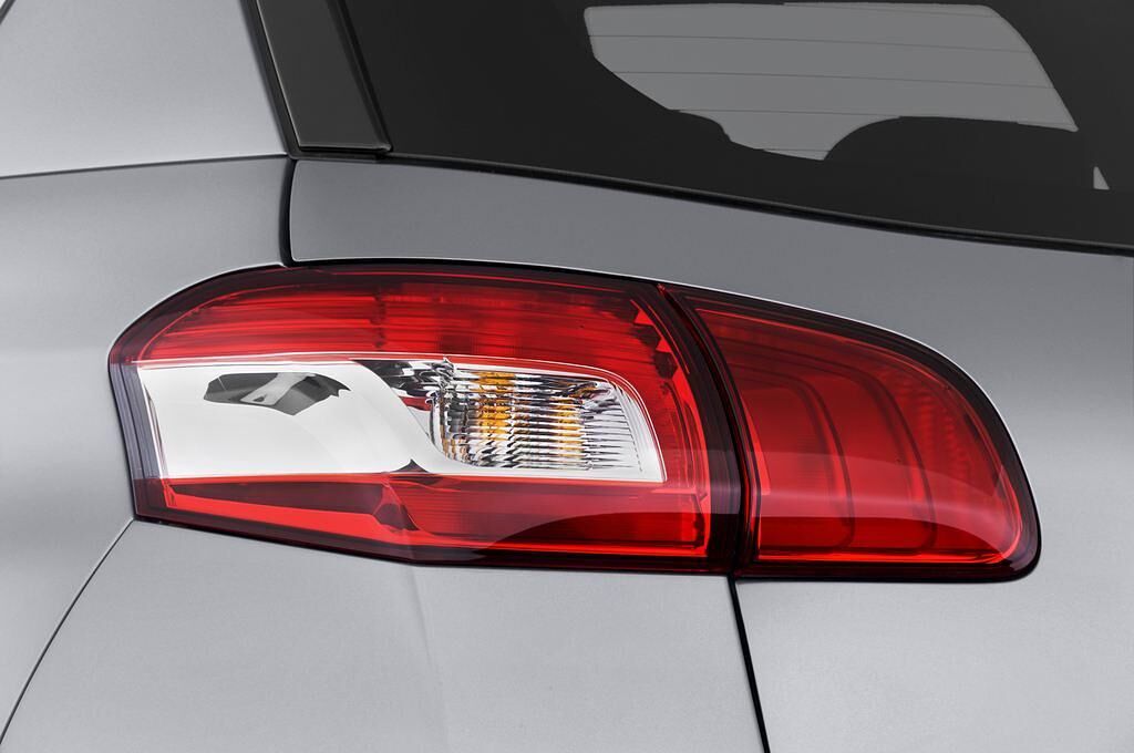 Peugeot 4008 (Baujahr 2012) Allure 5 Türen Rücklicht