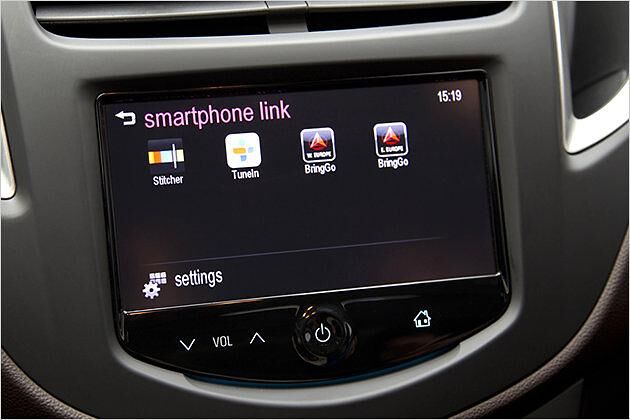 Hinter "TuneIn" verbirgt sich eine App für weltweiten Radioempfang, "BringGo" ist für die Navigation zuständig