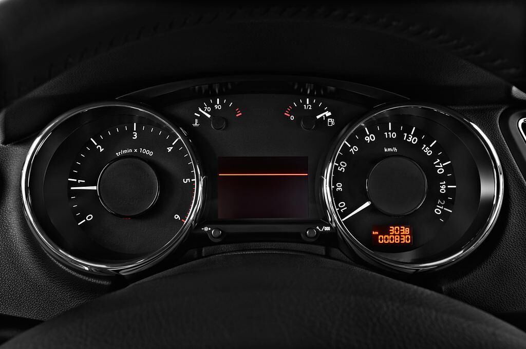 Peugeot 5008 (Baujahr 2012) Allure 5 Türen Tacho und Fahrerinstrumente