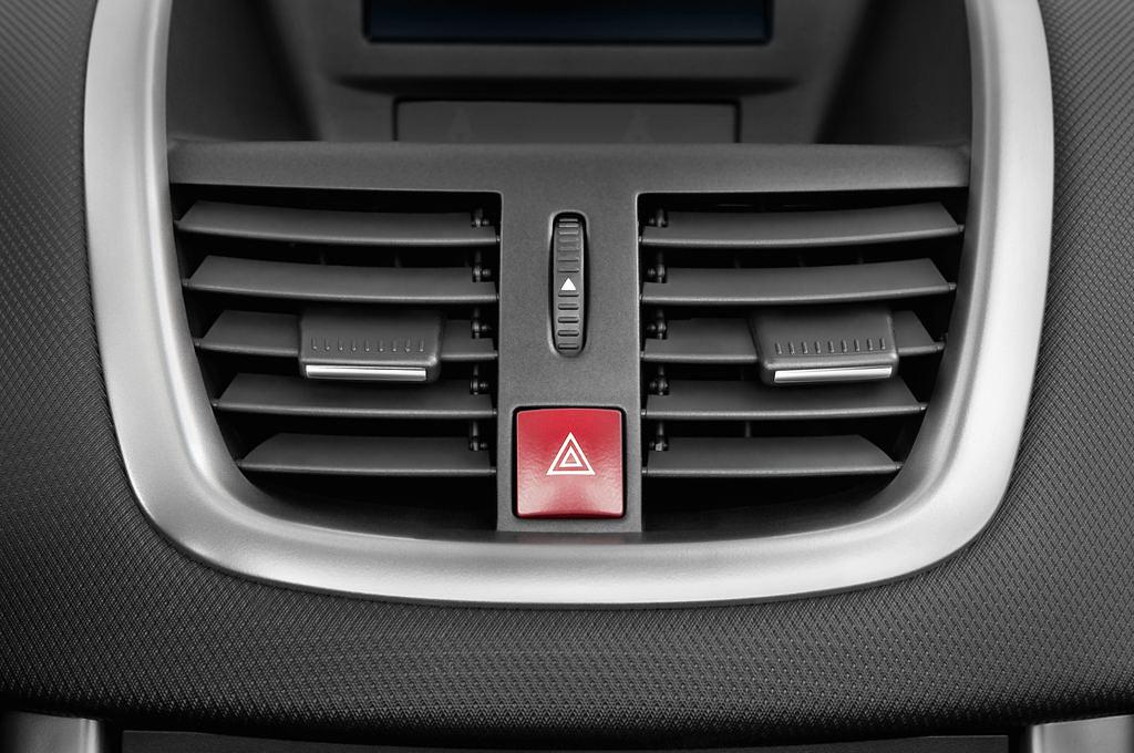 Peugeot 207 (Baujahr 2010) Premium 2 Türen Lüftung