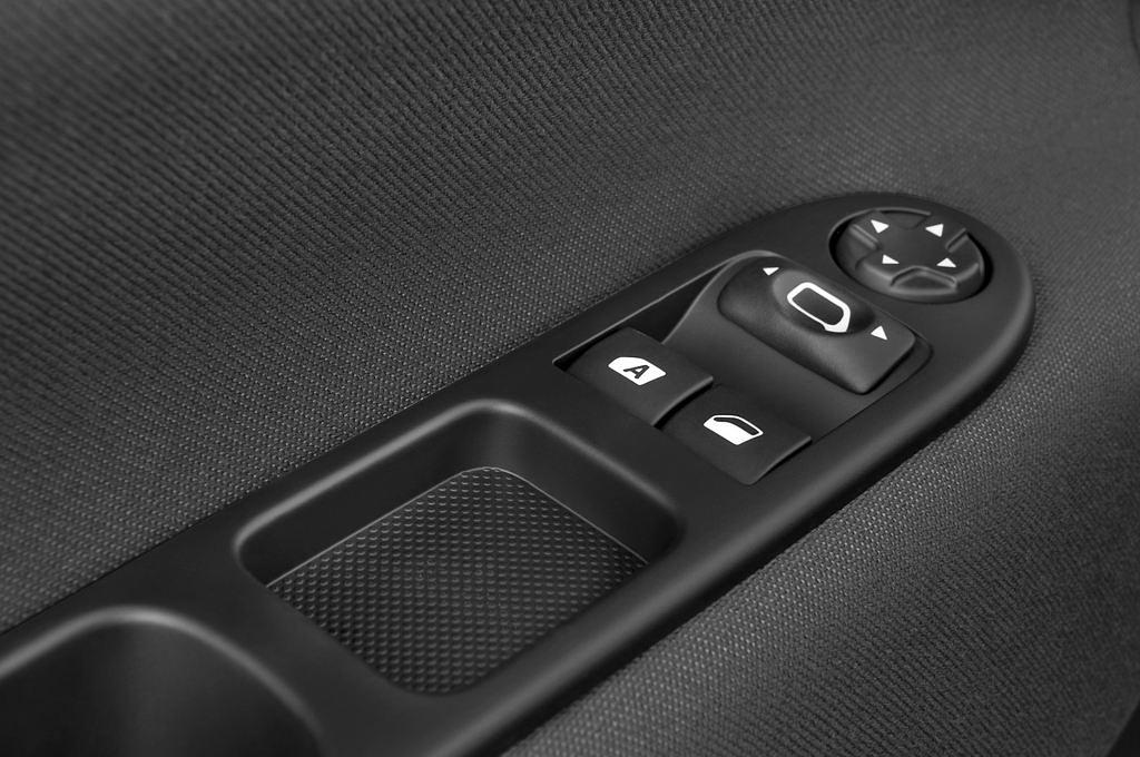 Peugeot 207 (Baujahr 2010) Premium 5 Türen Bedienungselemente Tür