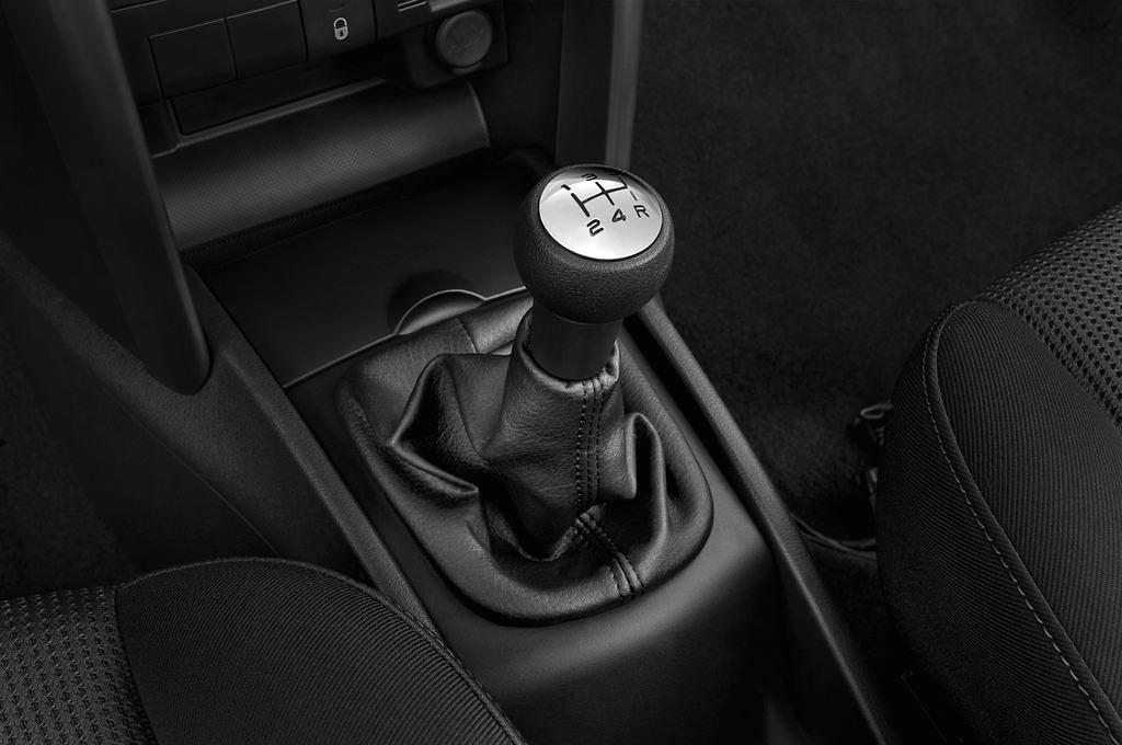 Peugeot 207 (Baujahr 2010) Premium 2 Türen Schalthebel