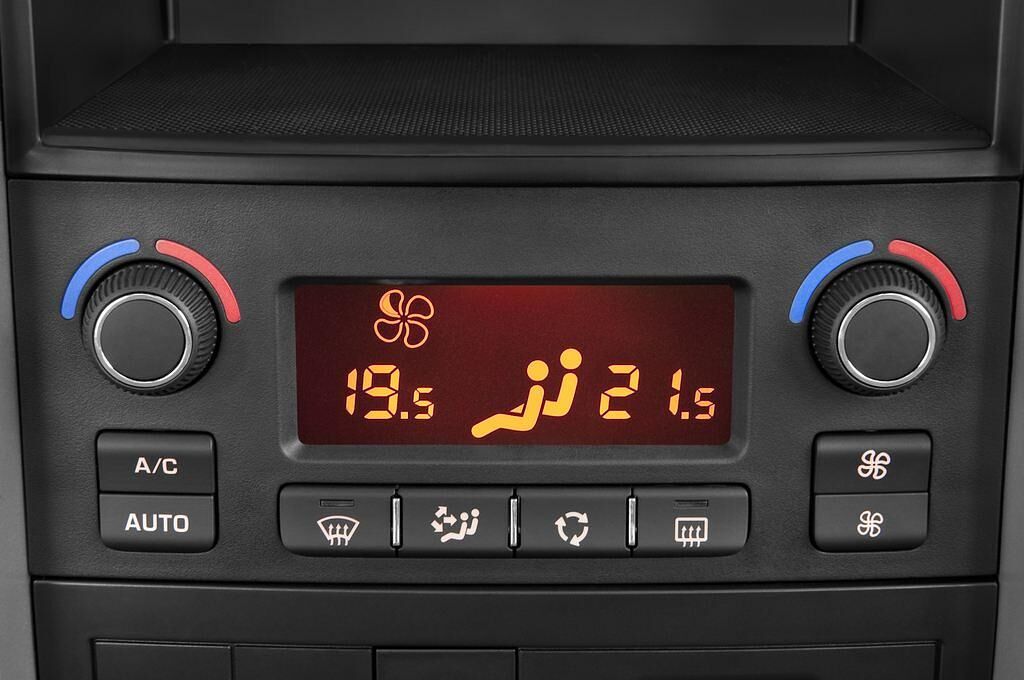 Peugeot 207 (Baujahr 2010) Premium 5 Türen Temperatur und Klimaanlage