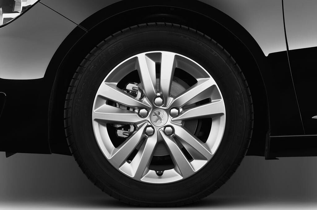 Peugeot 308 (Baujahr 2013) Active 5 Türen Reifen und Felge