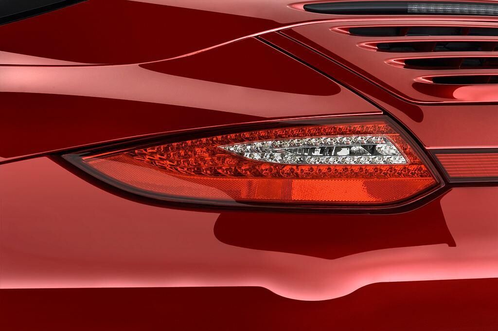 Porsche 911 (Baujahr 2010) Carrera 4S 2 Türen Rücklicht