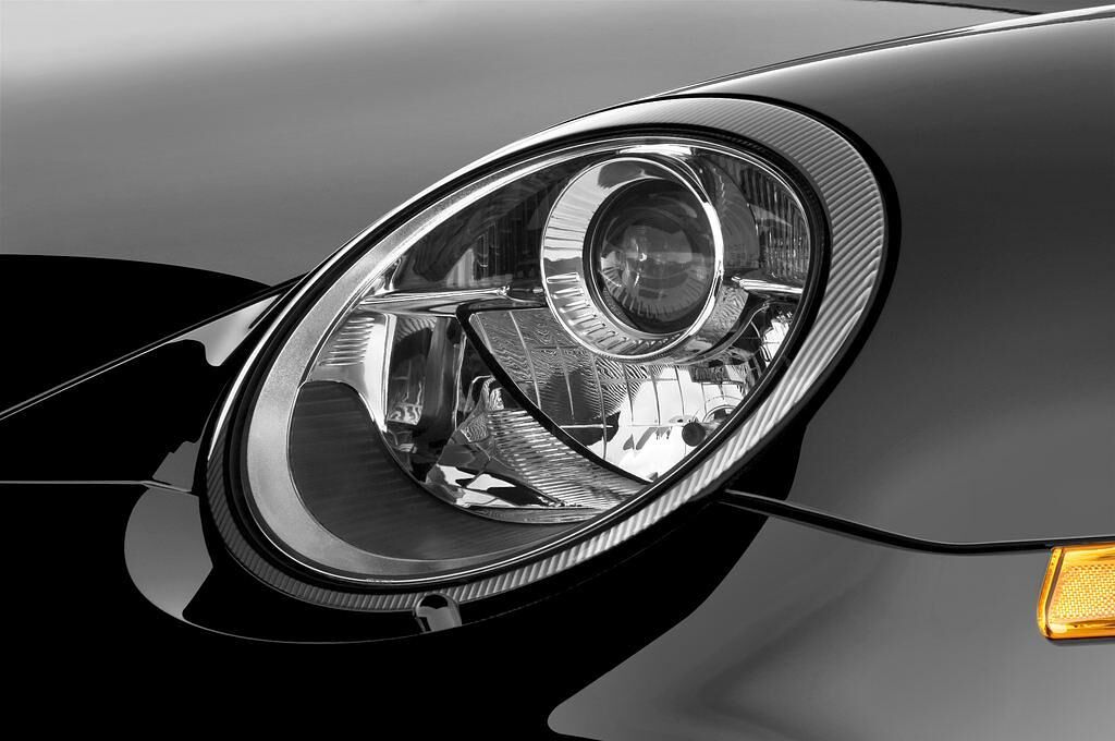 Porsche 911 (Baujahr 2010) Turbo Cabriolet 2 Türen Scheinwerfer