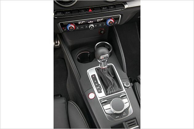 Die S tronic ist für 1.900 Euro Aufpreis an Bord