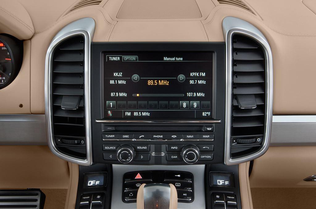Porsche Cayenne (Baujahr 2011) Turbo 5 Türen Radio und Infotainmentsystem