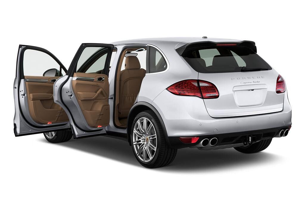 Porsche Cayenne (Baujahr 2011) Turbo 5 Türen Tür geöffnet