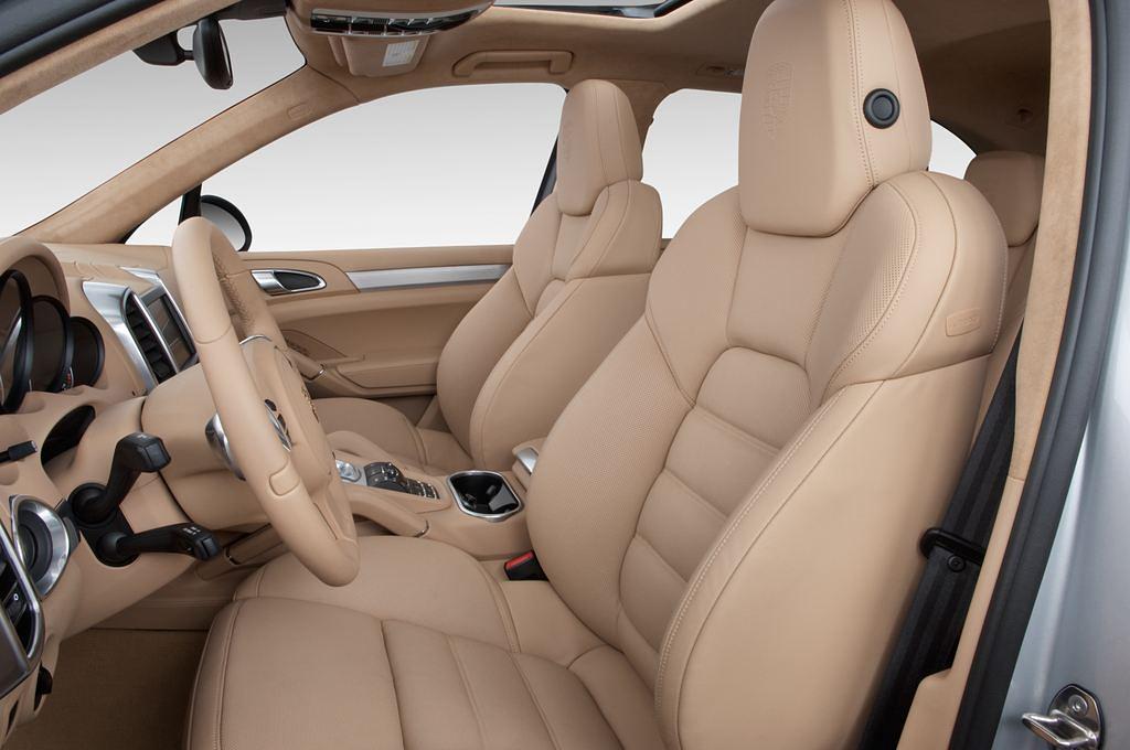 Porsche Cayenne (Baujahr 2011) Turbo 5 Türen Vordersitze