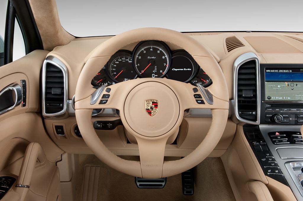 Porsche Cayenne (Baujahr 2011) Turbo 5 Türen Lenkrad