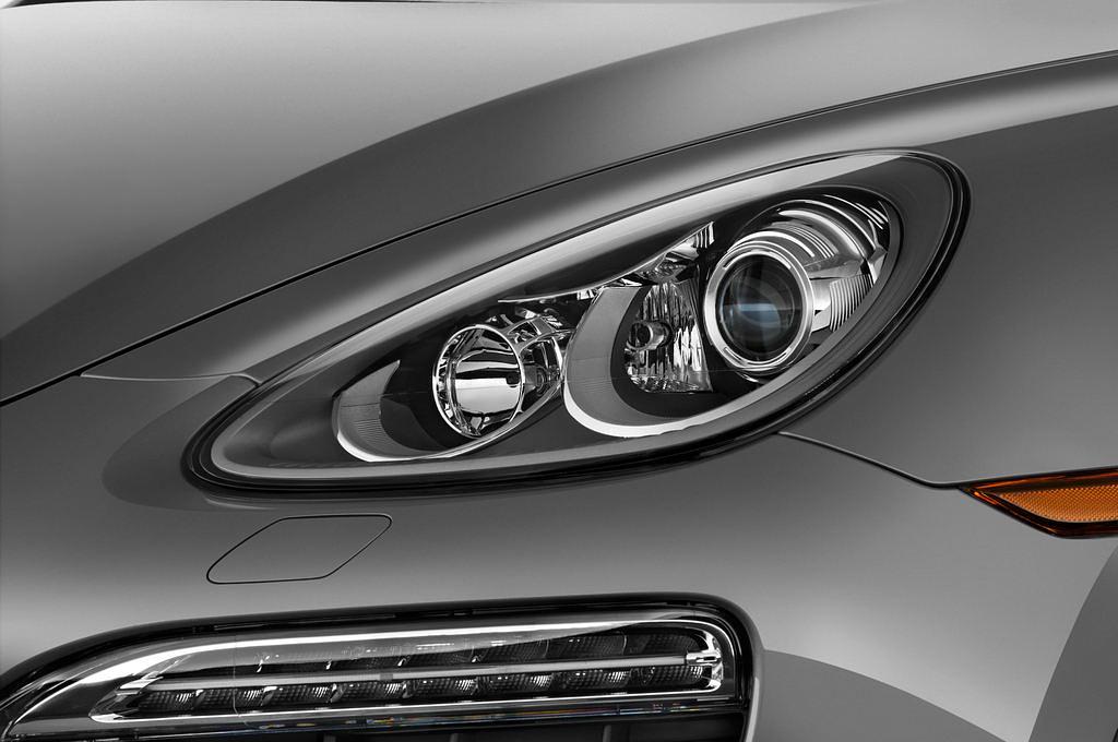 Porsche Cayenne (Baujahr 2014) 3.0 S HYBRID TIPTRONIC 5 Türen Scheinwerfer