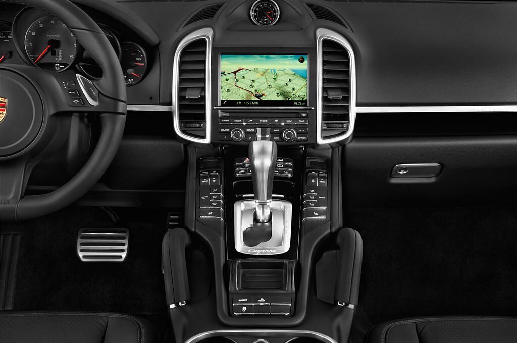 Porsche Cayenne (Baujahr 2014) 3.0 S HYBRID TIPTRONIC 5 Türen Mittelkonsole