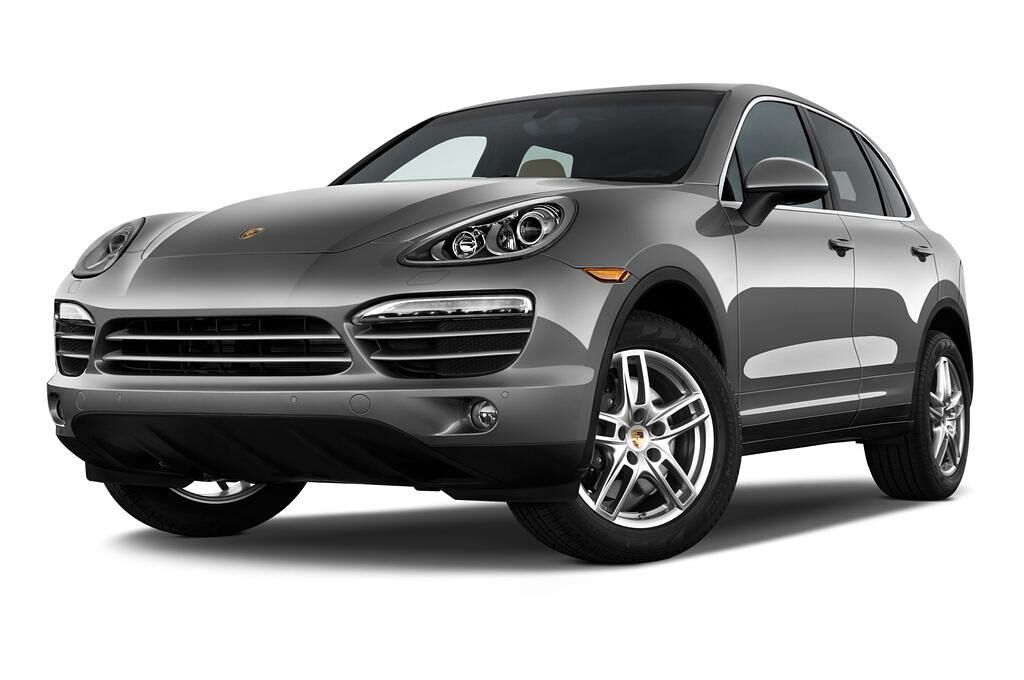 Porsche Cayenne (Baujahr 2015) 4WD AT 5 Türen seitlich vorne mit Felge