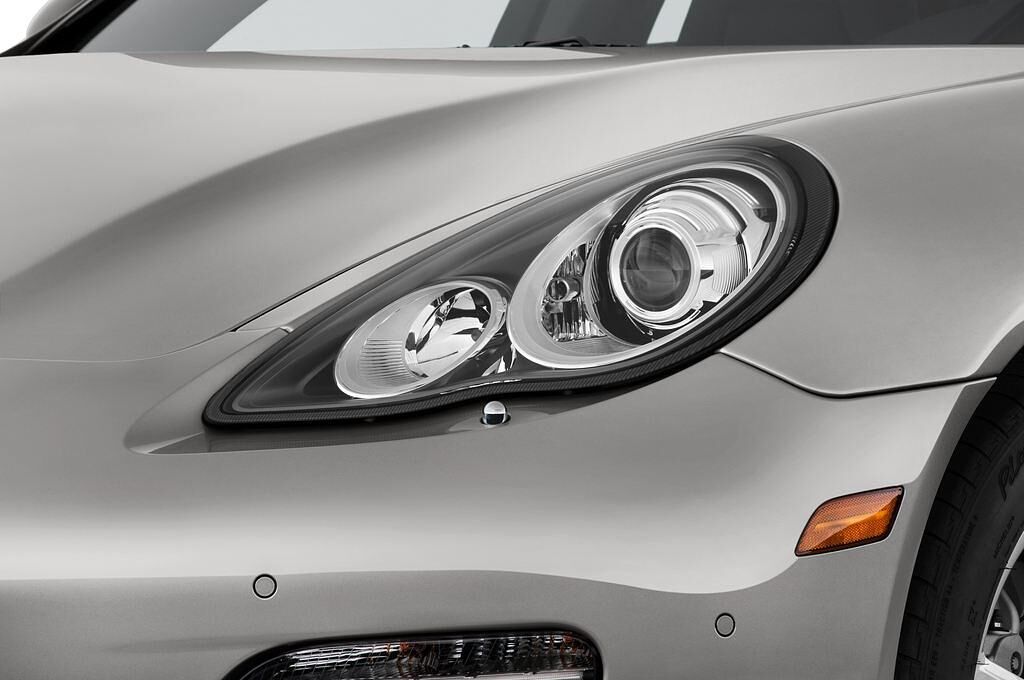 Porsche Panamera (Baujahr 2010) S 5 Türen Scheinwerfer