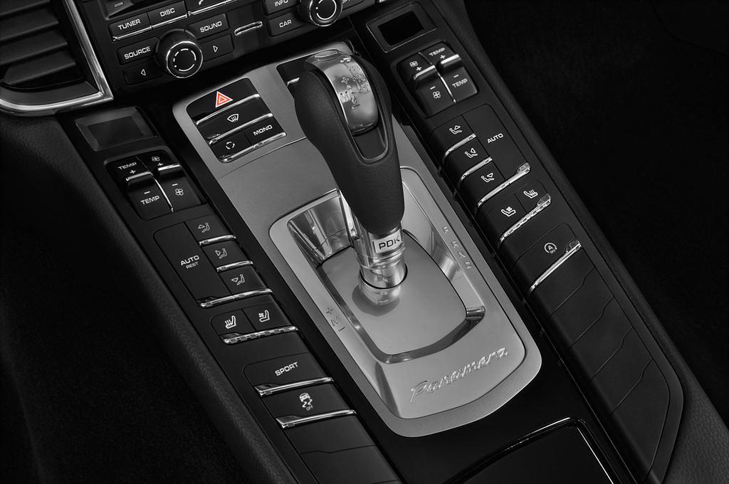 Porsche Panamera (Baujahr 2016) - 5 Türen Schalthebel