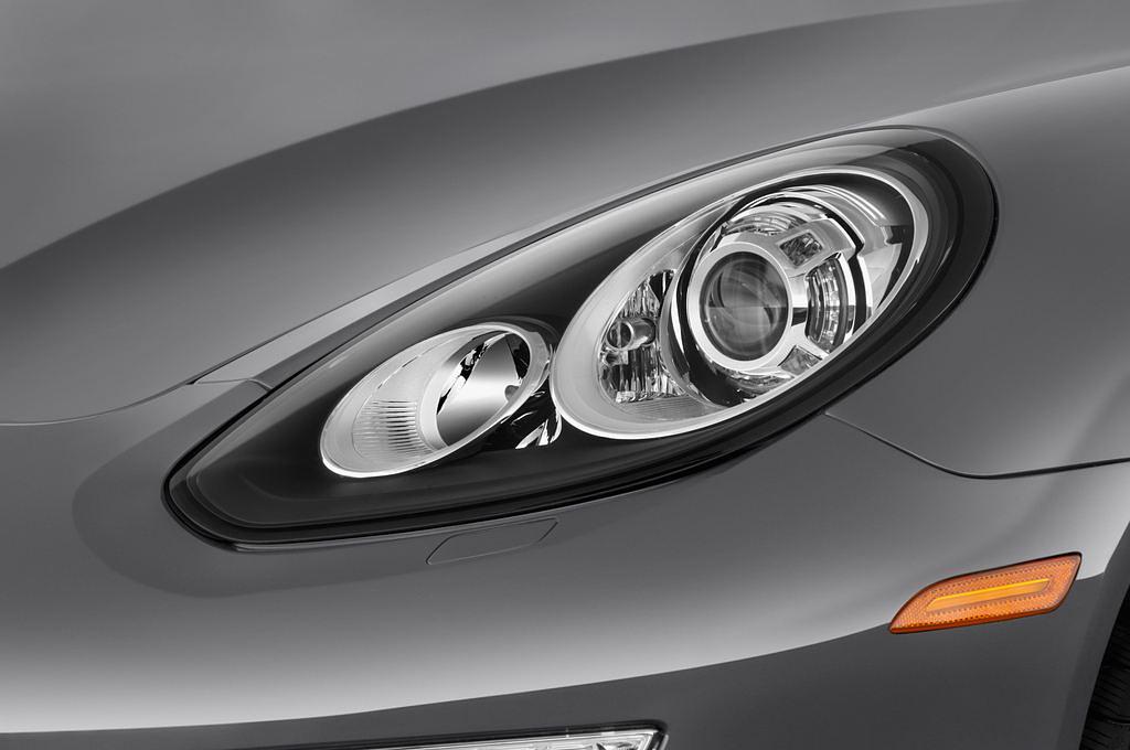 Porsche Panamera (Baujahr 2016) - 5 Türen Scheinwerfer