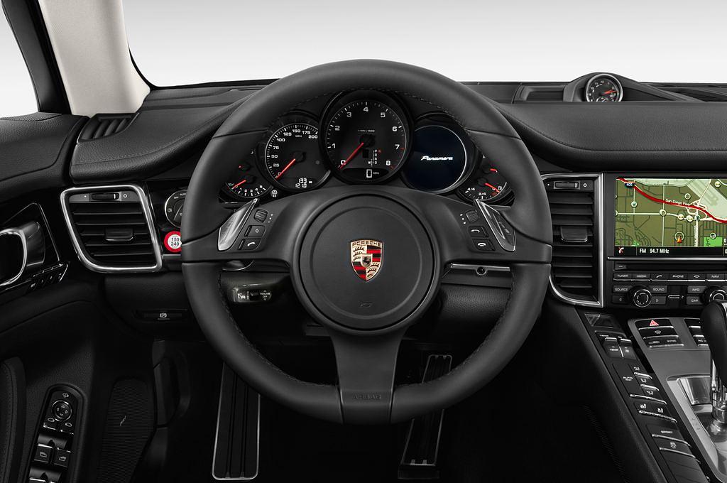Porsche Panamera (Baujahr 2016) - 5 Türen Lenkrad