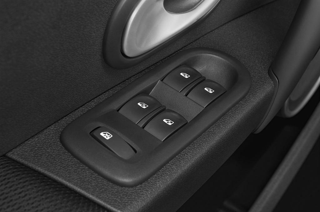 Renault Clio (Baujahr 2010) Exception 5 Türen Bedienungselemente Tür