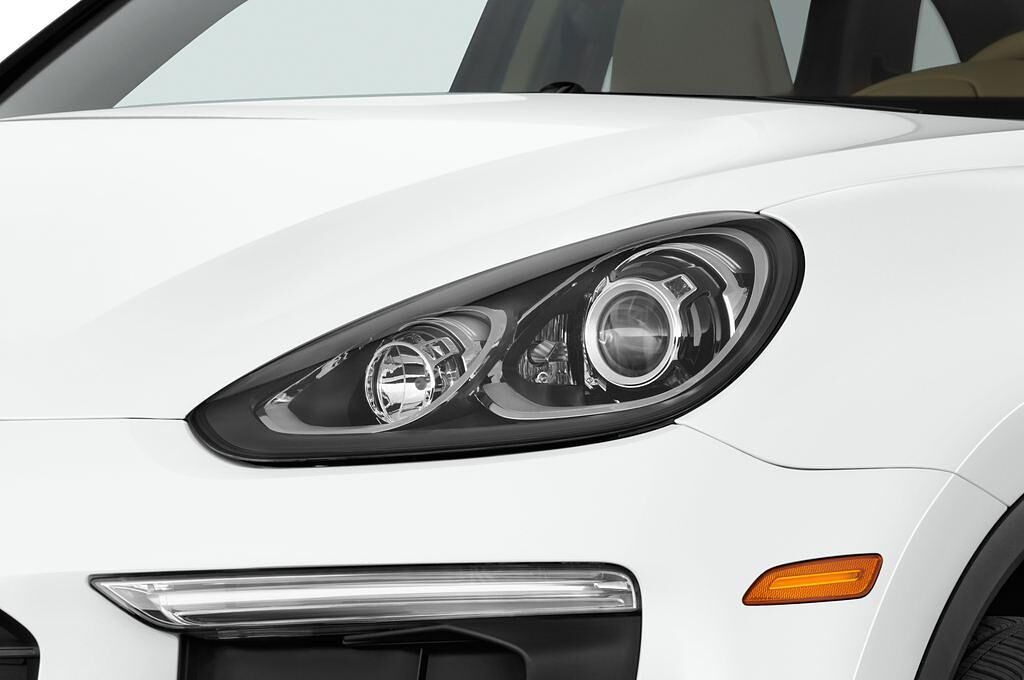 Porsche Cayenne (Baujahr 2015) 3.6 V6 5 Türen Scheinwerfer