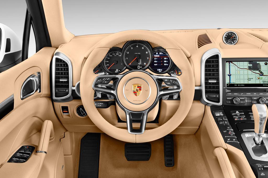 Porsche Cayenne (Baujahr 2015) 3.6 V6 5 Türen Lenkrad
