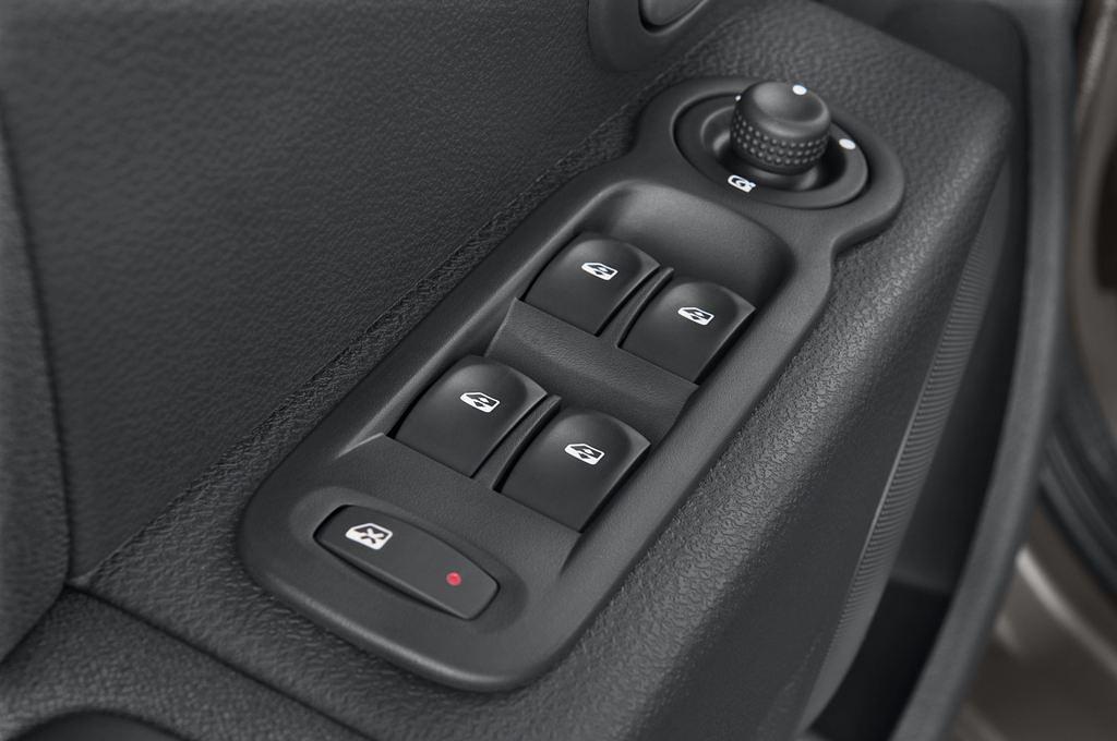 Renault Grand Scenic (Baujahr 2012) Bose Edition 5 Türen Bedienungselemente Tür