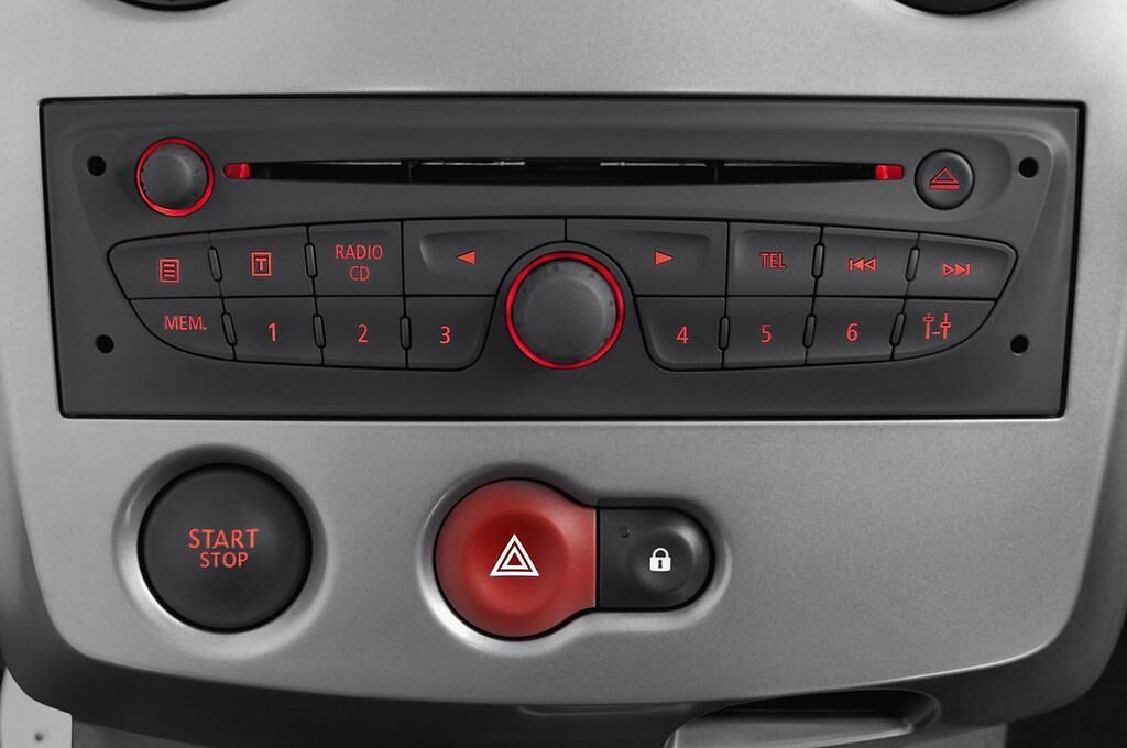 Renault Laguna (Baujahr 2010) Dynamique 2 Türen Radio und Infotainmentsystem