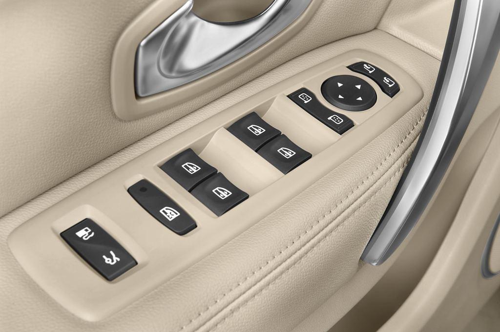 Renault Latitude (Baujahr 2011) Initiale 4 Türen Bedienungselemente Tür