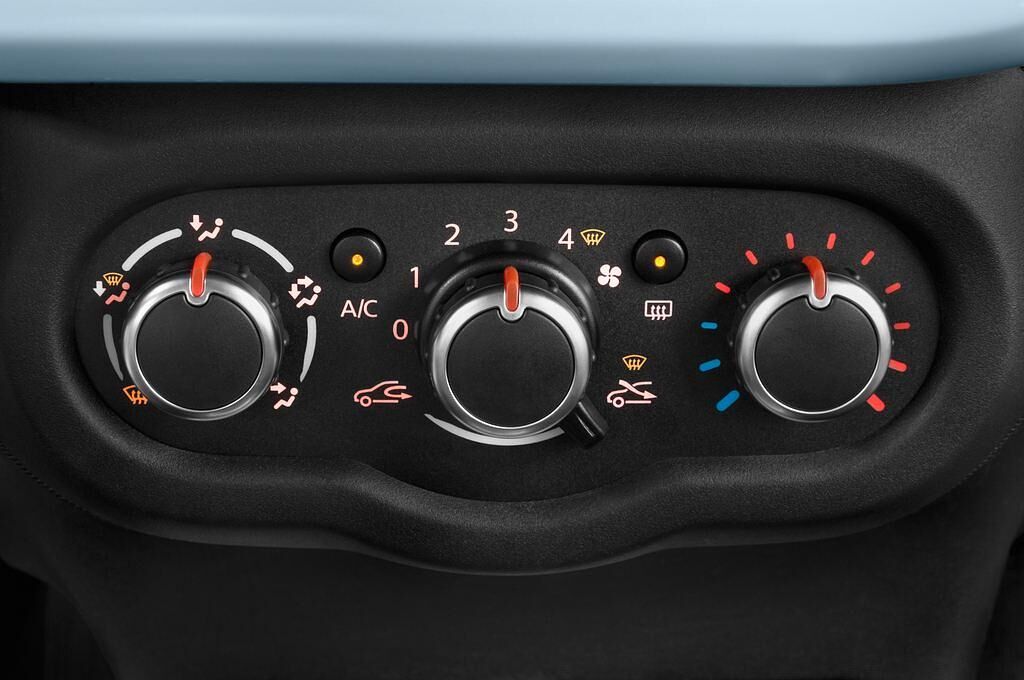 Renault Twingo (Baujahr 2015) Dynamique 5 Türen Temperatur und Klimaanlage