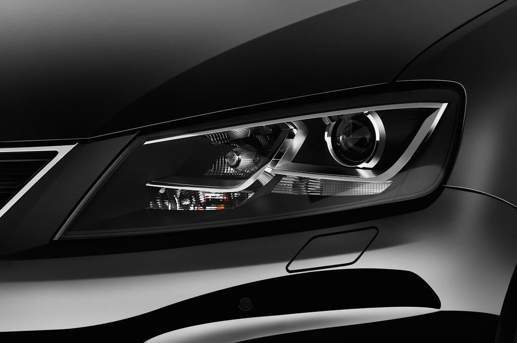SEAT Alhambra (Baujahr 2016) Style Plus 5 Türen Scheinwerfer