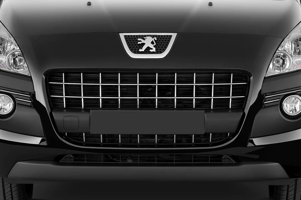 Peugeot 3008 (Baujahr 2010) Platinum 5 Türen Kühlergrill und Scheinwerfer