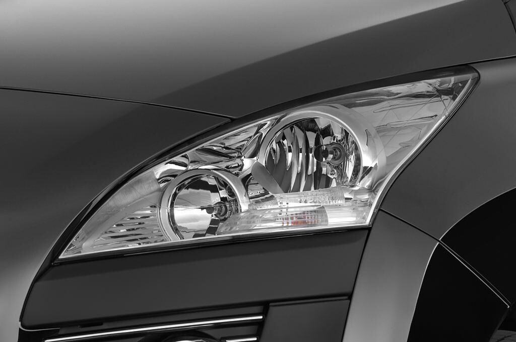 Peugeot 3008 (Baujahr 2010) Platinum 5 Türen Scheinwerfer