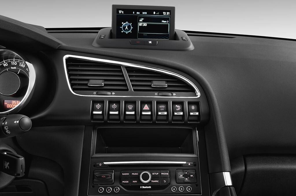 Peugeot 3008 (Baujahr 2013) HYbrid4 5 Türen Radio und Infotainmentsystem