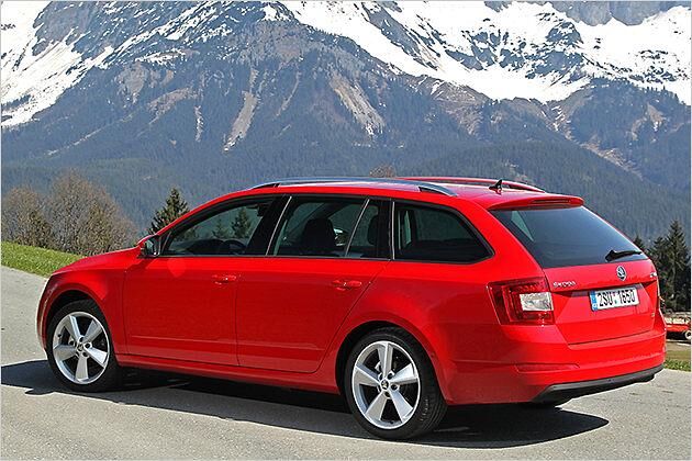 Serienmäßig steht der geräumige Skoda auf 15-Zoll-Rädern