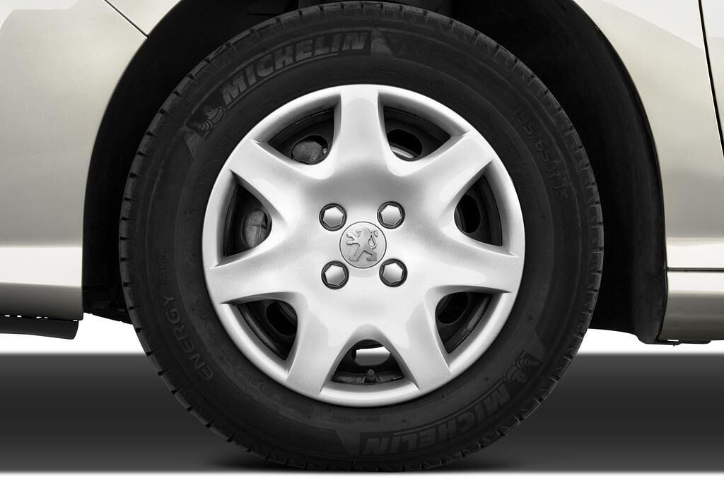 Peugeot 308 (Baujahr 2010) Filou 5 Türen Reifen und Felge